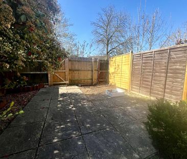 2 bedroom semi-detached house to rent - Photo 5