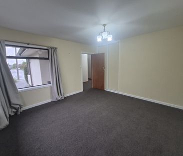 11 Merton Place, Bryndwr - Photo 2