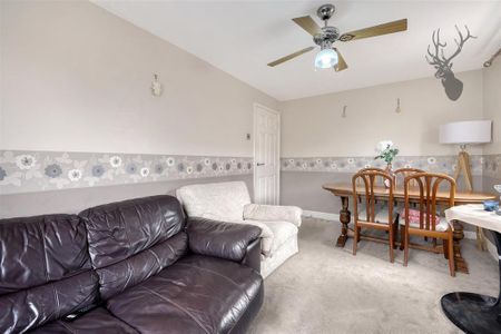 2 bedroom flat to rent - Photo 3