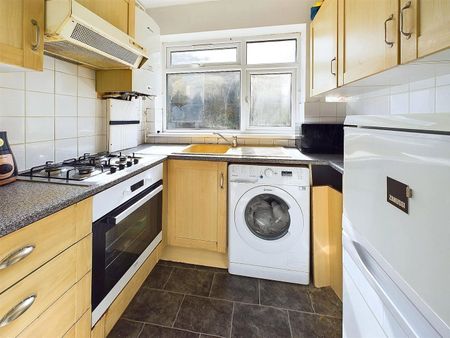 Cheltenham Avenue, Twickenham, Middlesex, TW1 - Photo 3