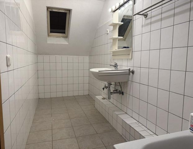 Schöne 2 - Zimmer Wohnung mit Riesen Dachterrasse - Foto 1