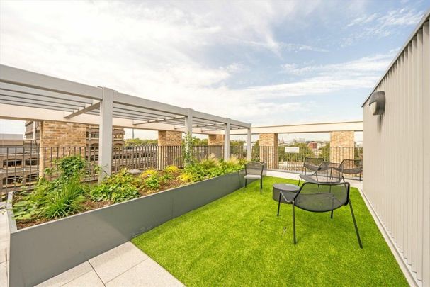 Jubilee Walk, London, WC1X - Photo 1