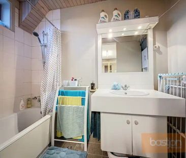 Eén-slaapkamer appartement nabij het centrum. - Photo 5