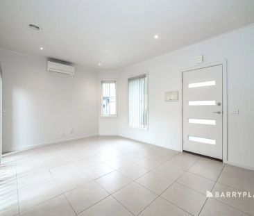 “Amazing Light Filled Townhouse! Break Lease Opportunity!” - Photo 4