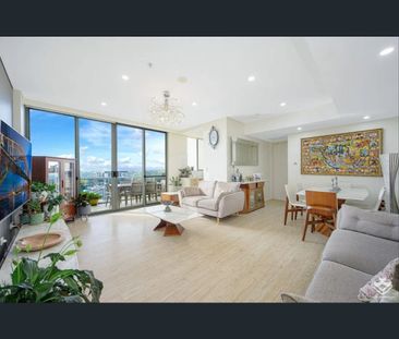 Penthouse-Style Living with Panoramic Views and Premium Amenities - Photo 3