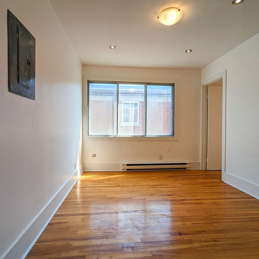 10653 Rue de Lille Montréal (Ahuntsic-Cartierville), QC H2B - Photo 1