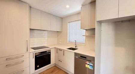 Sunny 3 bedroom - Photo 4