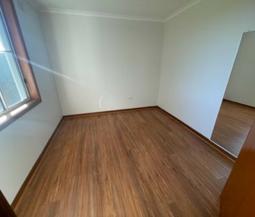 2 Bedroom Home - Great Location! - Photo 4