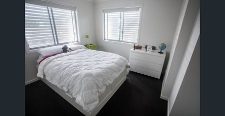 4-Bedroom Exceptional Tri-Level Unfurnished Home - Photo 2