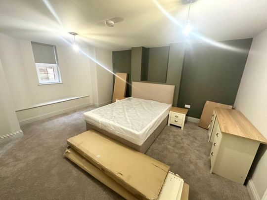 HADDON ROAD (Room 4), BURLEY, LEEDS - Photo 1