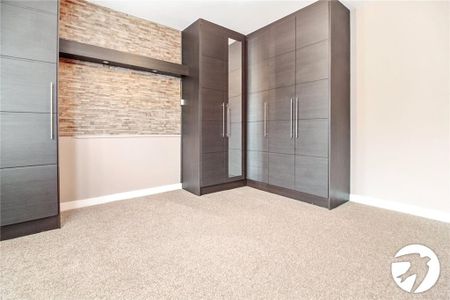 3 bedroom end of terrace house to rent - Photo 5