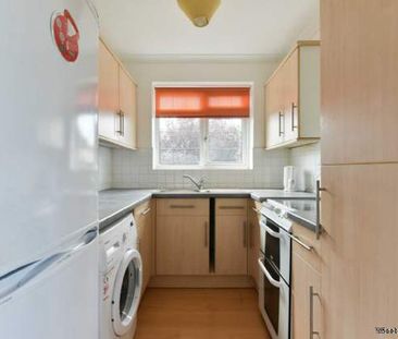 2 bedroom property to rent in Epsom - Photo 4