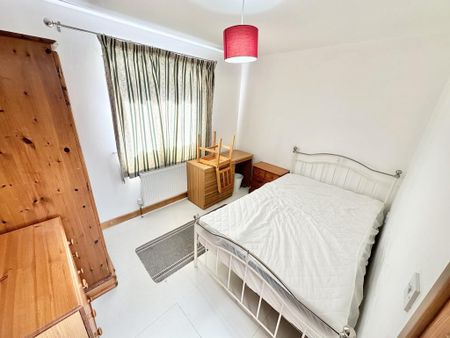 4 bedroom detached house to rent - Photo 4