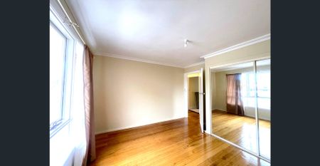 Dual Living Opportunity, 5 Bedrooms for $500 and 1 Bedroom for $320 - Photo 5