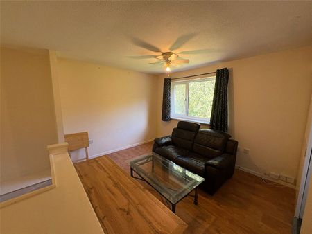 Northcote Road, Ash Vale, Aldershot, Surrey, GU12 - Photo 2