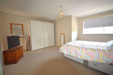 2 Bedroom Flat / Apartment - Northlands Drive, Winchester - Photo 3