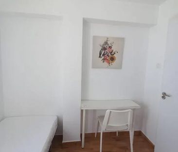 Calle San Vicente de Paúl, Sevilla, Andalusia 41010 - Photo 5