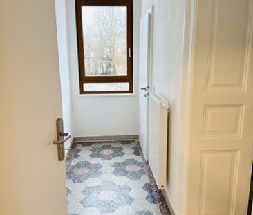 Erstbezug nach Kernsanierung - stilvoll wohnen in einer Villa – 2-Z... - Foto 1