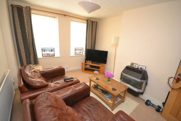 1 bed Ground Floor Flat for Rent - Photo 1