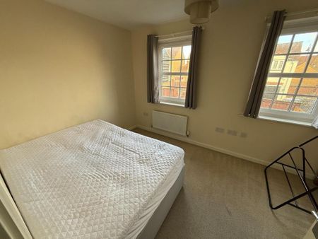 2 bedroom end of terrace house to rent - Photo 2