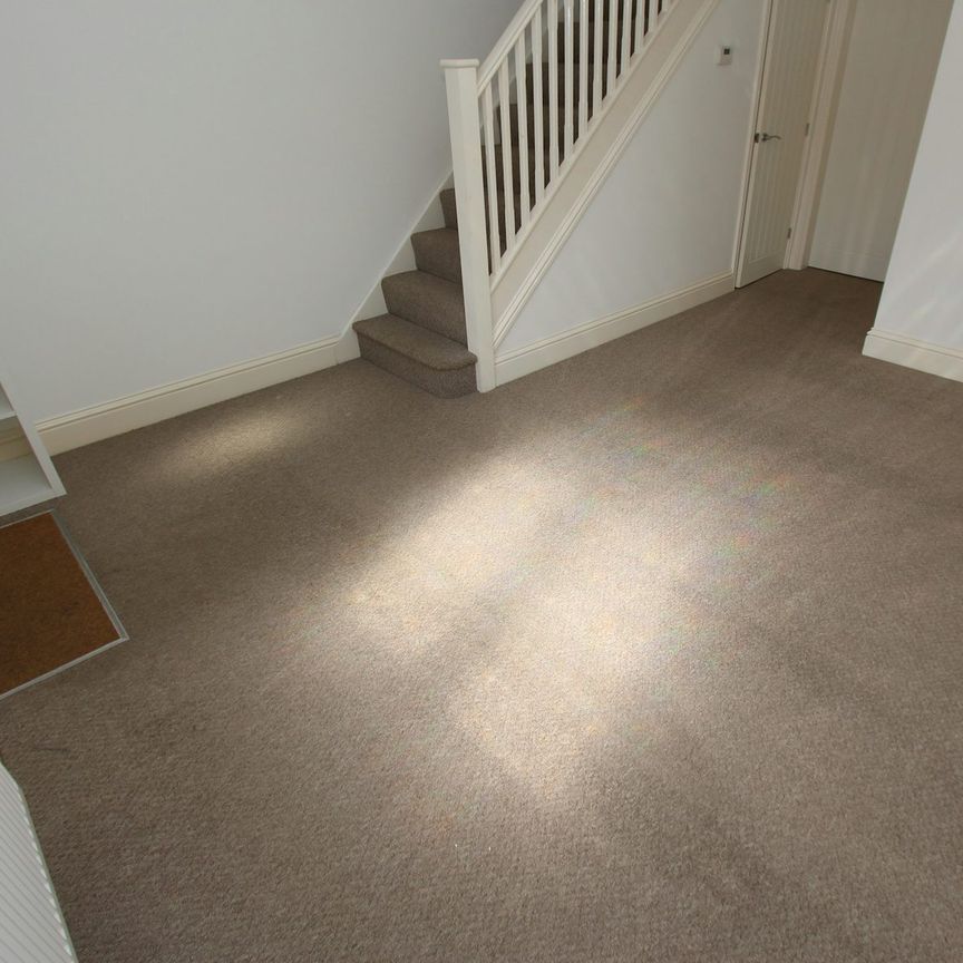 Terraced House to rent on - Photo 1