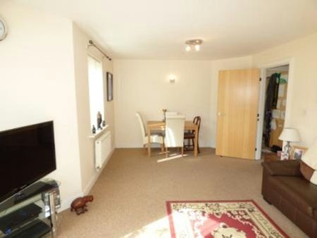Ground floor flat to rent on - Photo 3