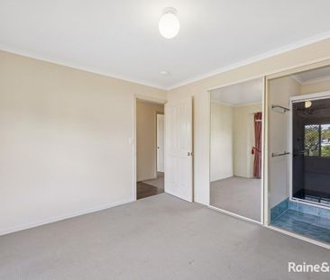 Neat & Tidy 3 Bedroom Home with Air-Con - Walk to Shops.... - Photo 6
