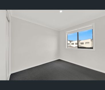 73 Kyanite Blvd, Donnybrook, Vic 3064 - Photo 4