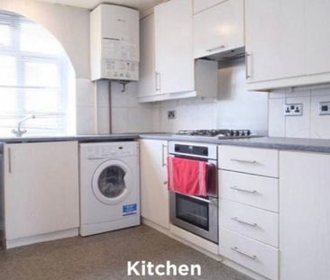 Room in a Shared Flat, Frensham Drive, SW15 - Photo 3