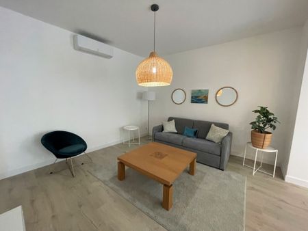 Appartement 3 pièces 61m2 MARSEILLE 1ER 1 200 euros - Photo 5