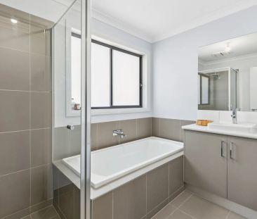 Perfect family home, with shedding - Photo 5