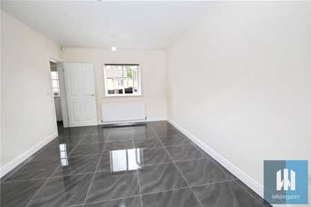 Vicarage Close, South Kirkby, Pontefract, West Yorkshire, WF9 - Photo 4