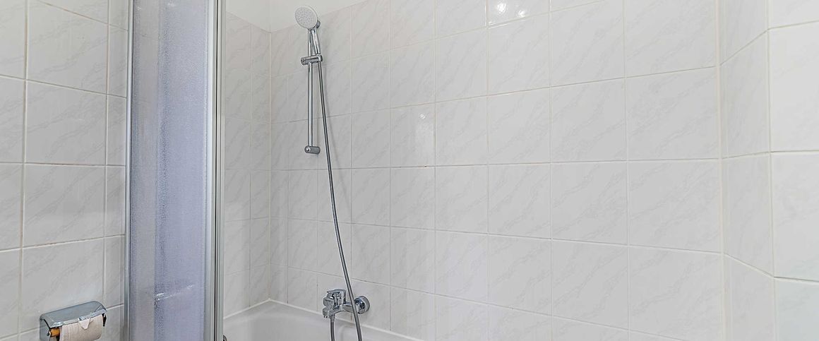 City-Residence: Schön möblierte 2-Zimmer-Wohnung mit Balkon - Foto 1