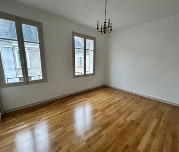 Location maison 10 pièces 235 m2 à Tours - Photo 4