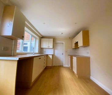 3 bedroom terraced house to rent - Photo 3
