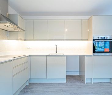 2 bed Ground Floor Flat for rent - Photo 4