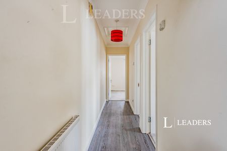 2 bedroom apartment to rent Brighton Road, Horley, RH6 - Photo 3