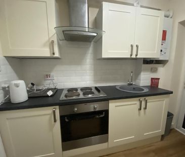 1 bedroom in a house share to rent - Photo 6