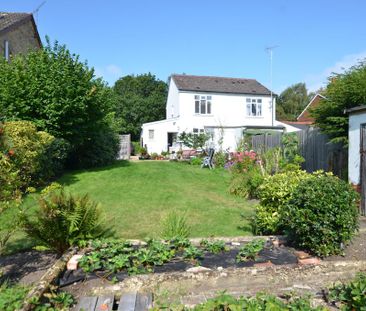 2 bedroom semi-detached house to rent - Photo 2