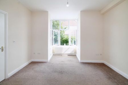 2 bedroom Flat To Let - Photo 3