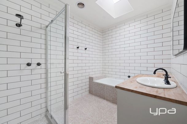 Stylish Two Bedroom Unit Offering Effortless Living! - Photo 1