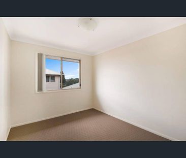 Modern Comfort and Convenience in the Heart of Toowoomba - Photo 5