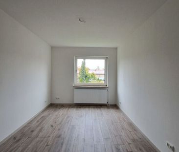 Seniorenwohnung (WBS erforderlich) – 2 Zimmer mit Abstellraum und B... - Photo 3