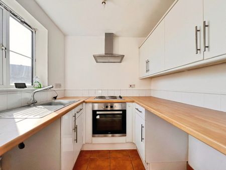 Falcon Avenue, Grays, RM17 - Photo 4