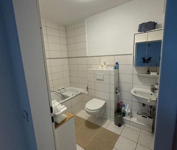 Helle Dachgeschosswohnung mit Balkon im Zentrum und Rheinnähe - Photo 1