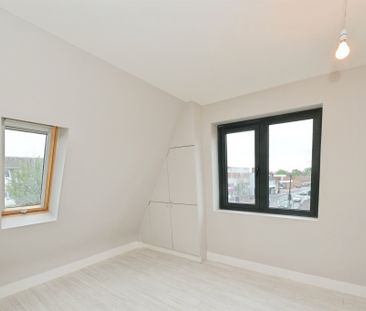 Turners Hill, Waltham Cross, Cheshunt - Photo 6