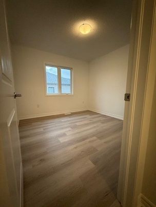 For Lease - 226 Greer Street, Barrie, Ontario - Photo 1