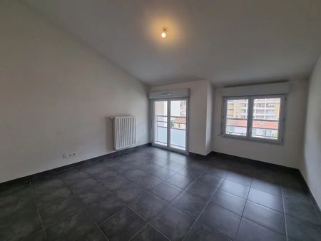 Location Appartement 2 pièces 37m² NICE 06000 - Photo 2
