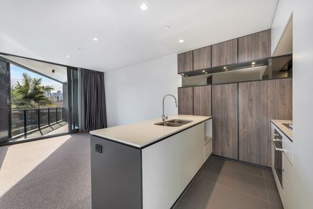 Valencia Residences - Photo 4