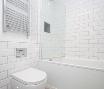 1 bed flat to rent in Albert Road, Bournemouth, BH1 - Photo 2